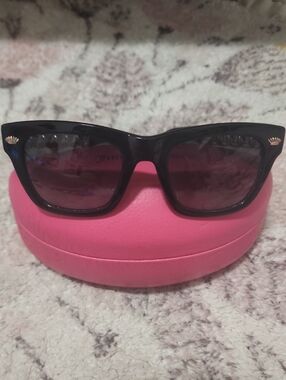 Juicy Couture Original Black With Gold Chain Women’s Sunglasses Y2K